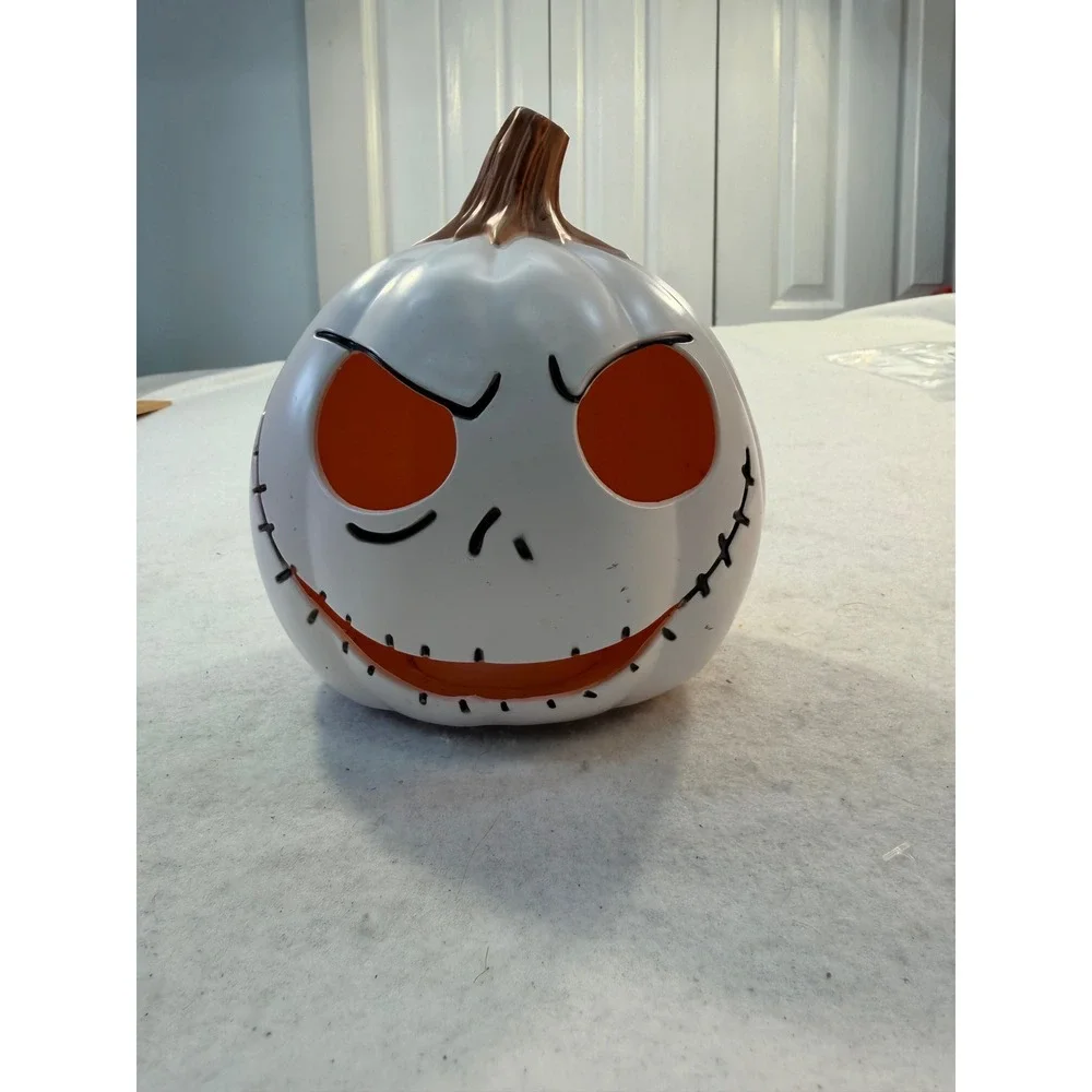 Disney Nightmare Before Christmas Jack & Sally Light-Up Pumpkin Decor Set READ